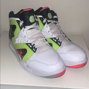 Nike Air Tech Challenge Hybrid QS